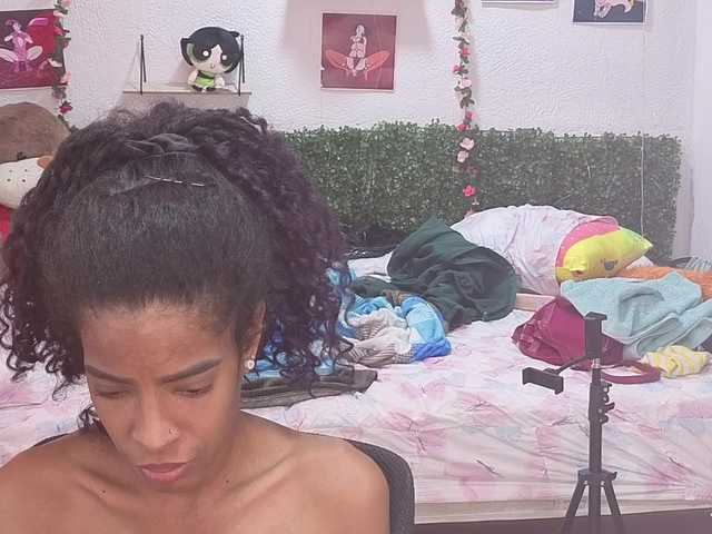 Thianahorny live webcam show