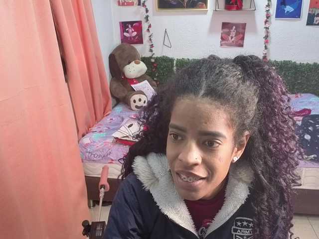 Thianahorny live cam on BongaCams