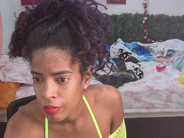 Thianahorny live cam on BongaCams