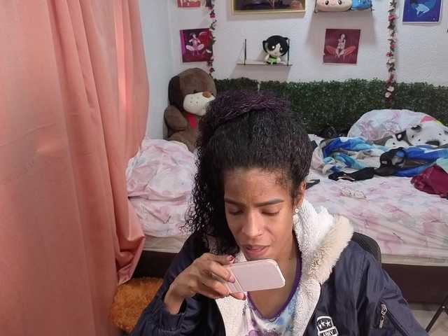 Thianahorny live webcam show