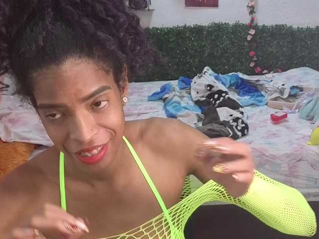 Thianahorny live cam on BongaCams