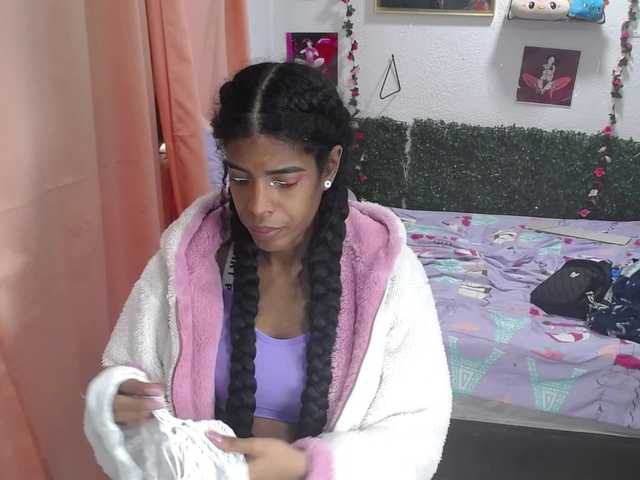 Thianahorny live cam on BongaCams