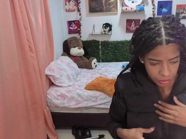 Thianahorny live webcam show