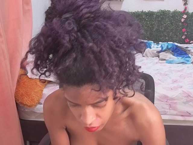 Thianahorny live cam on BongaCams