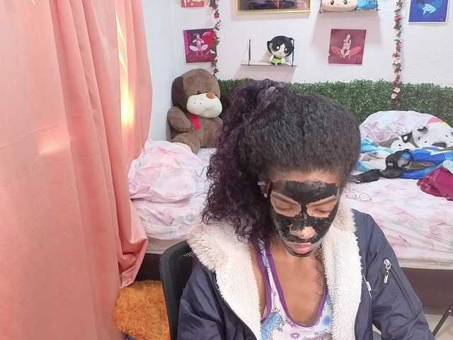 Thianahorny live cam on BongaCams