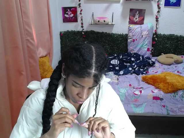 Thianahorny live cam on BongaCams