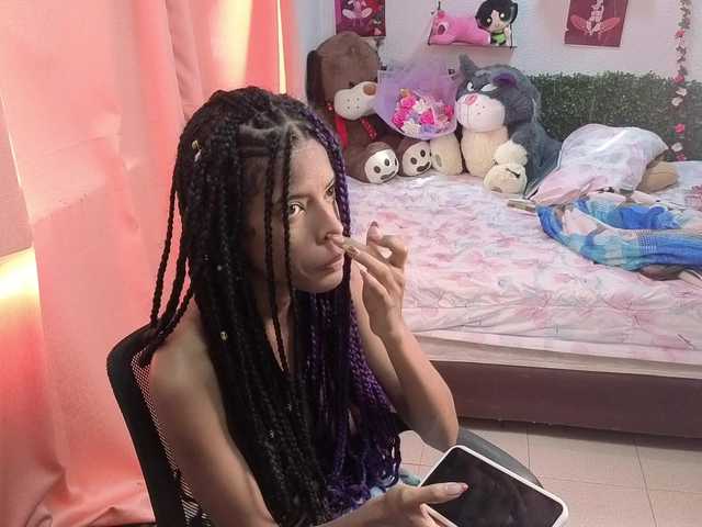 Thianahorny live webcam show