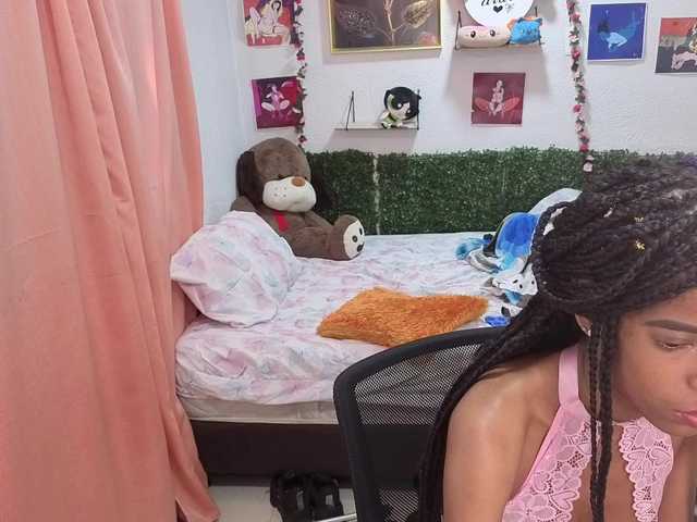 Thianahorny live webcam show