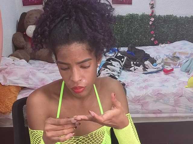 Thianahorny live cam on BongaCams