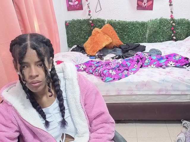 Thianahorny live cam on BongaCams