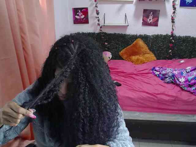 Modelo: Thianahorny