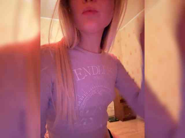 FoxyLina webcam