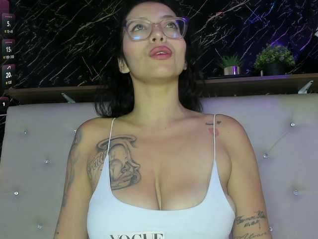 renata-blue's BongaCams show and profile