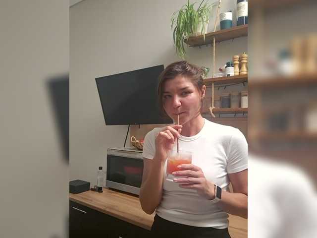 Alise-Shine live webcam show