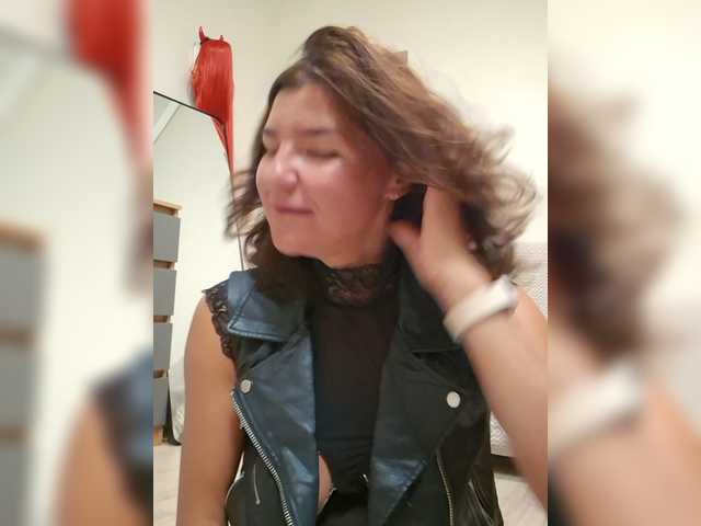 Alise-Shine live webcam show