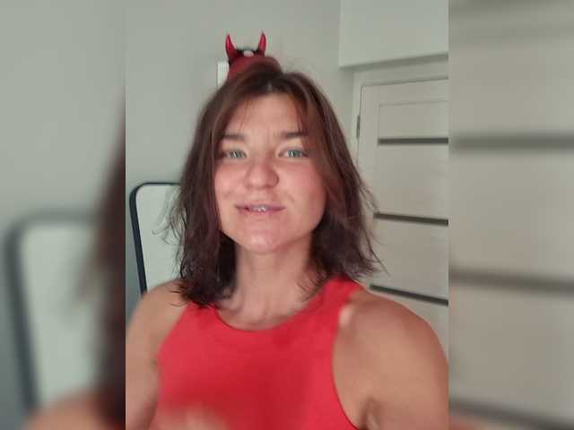 Alise-Shine live webcam show