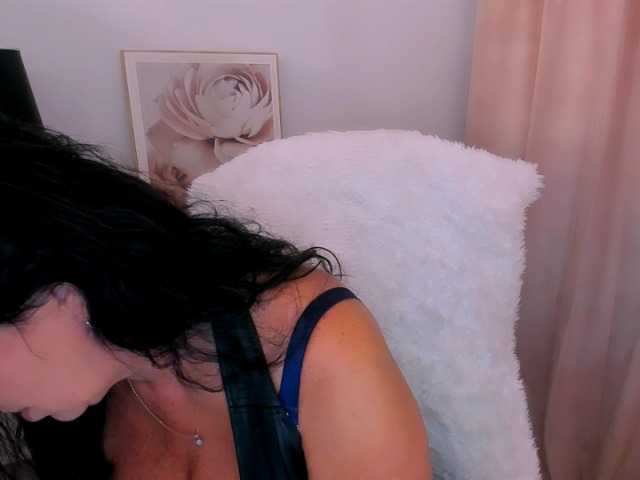 KellyMature live cam on BongaCams