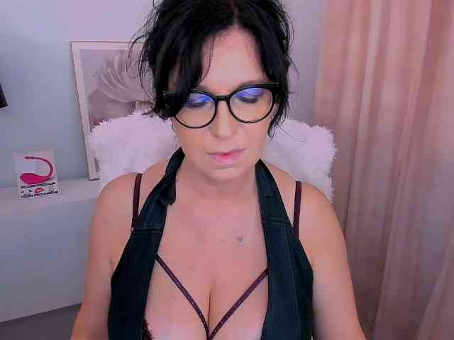 KellyMature webcam