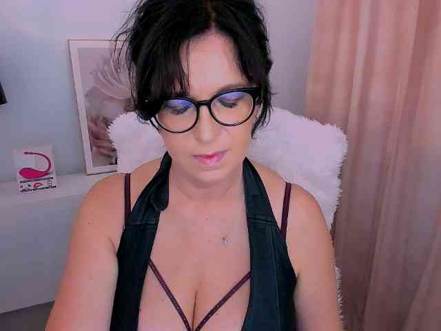 KellyMature webcam