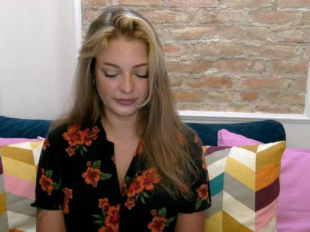 LilyTop live cam on BongaCams