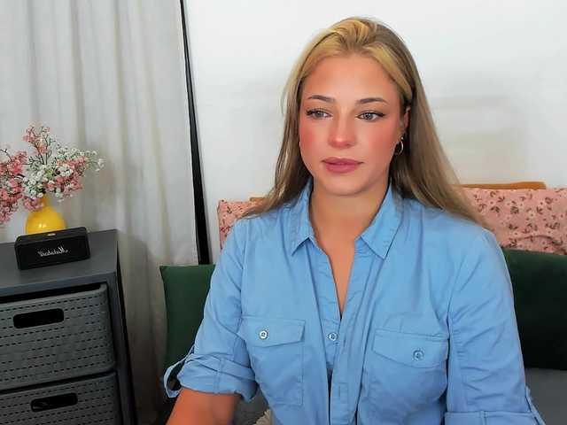 LilyTop live cam on BongaCams