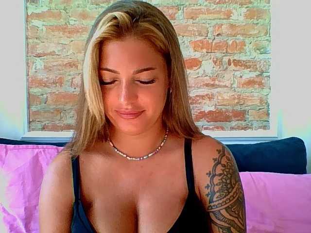 LilyTop live cam on BongaCams