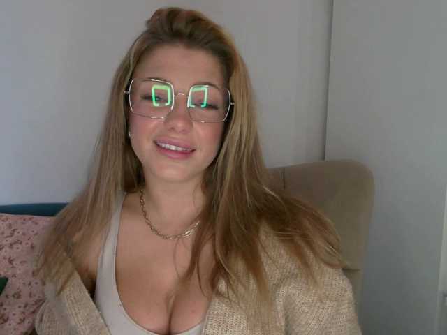 LilyTop live cam on BongaCams