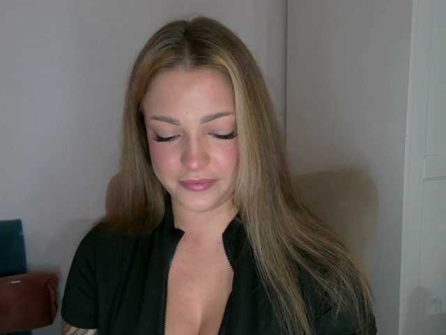 LilyTop live cam on BongaCams