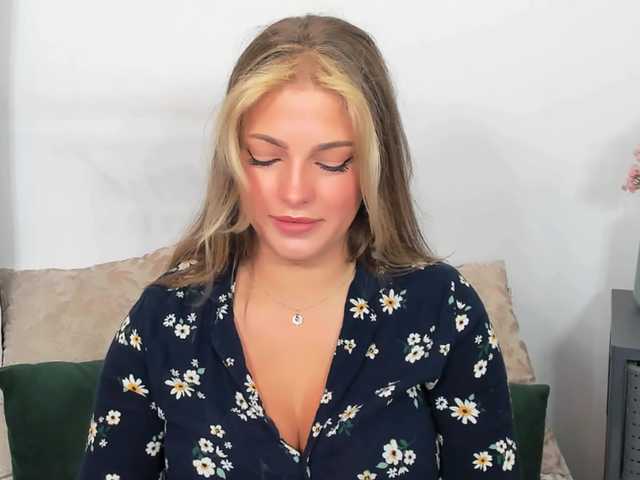 LilyTop live cam on BongaCams