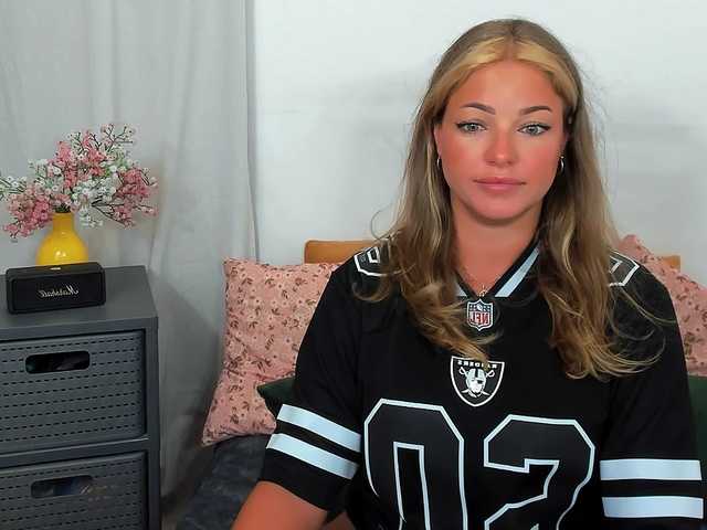 LilyTop live cam on BongaCams