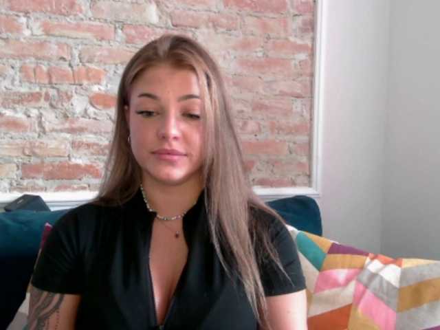 LilyTop live cam on BongaCams