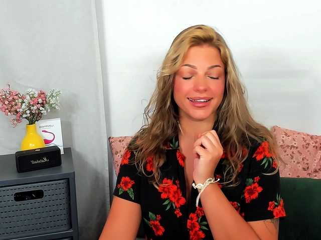 LilyTop live cam on BongaCams
