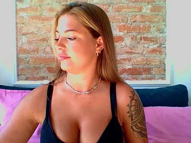 LilyTop live cam on BongaCams