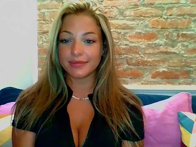 LilyTop live cam on BongaCams