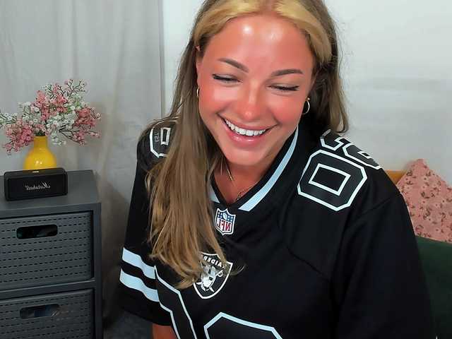 LilyTop live cam on BongaCams