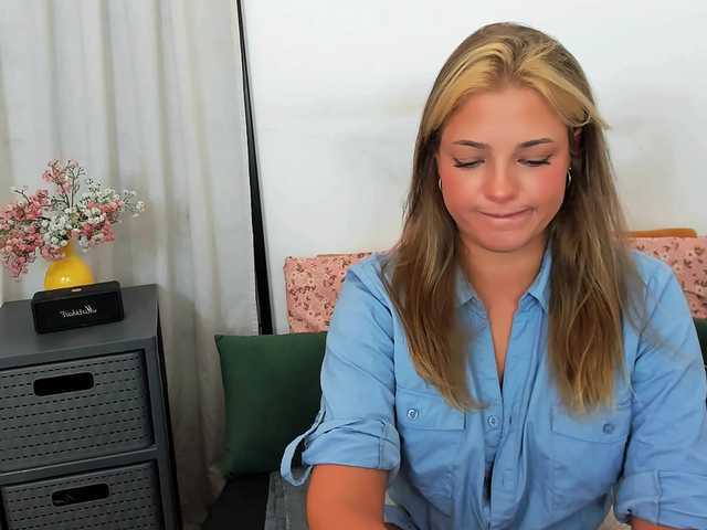 LilyTop live cam on BongaCams