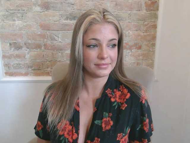 LilyTop live cam on BongaCams