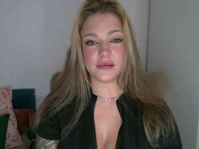 Model: LilyTop