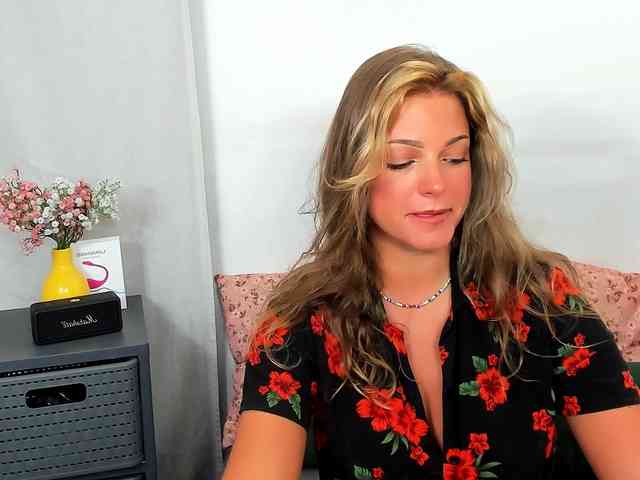 LilyTop Live Webcam on BongaCams