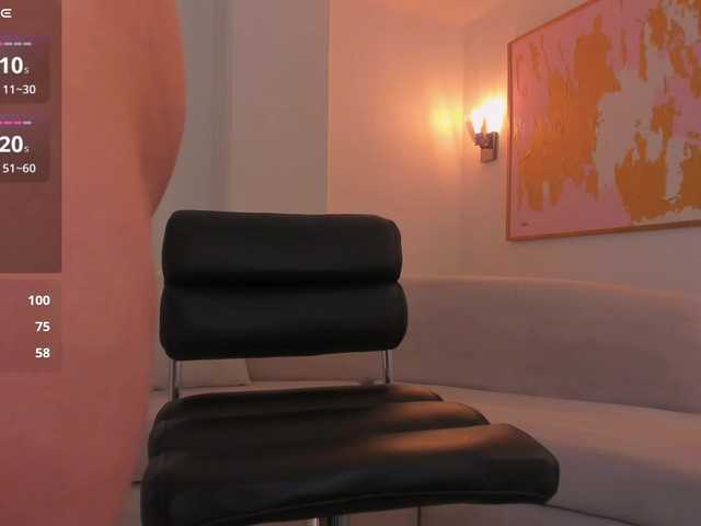 BellaThompson's BongaCams show and profile