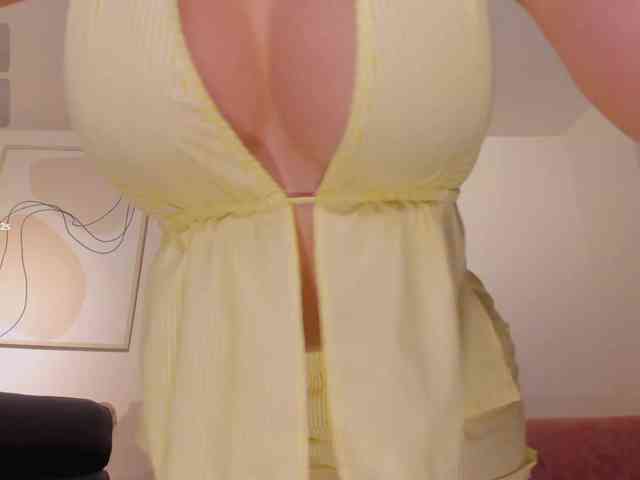 BellaThompson webcam