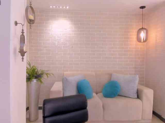 BellaThompson webcam