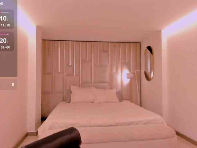 BellaThompson webcam