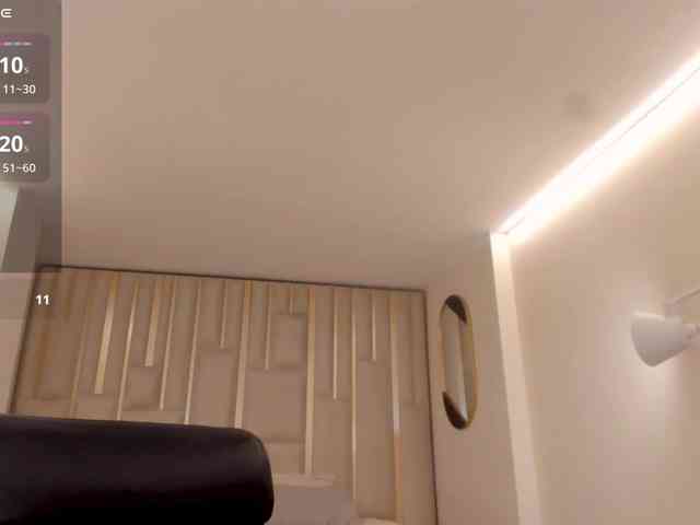 BellaThompson webcam