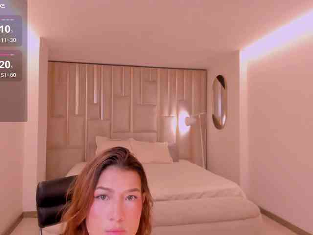 BellaThompson webcam
