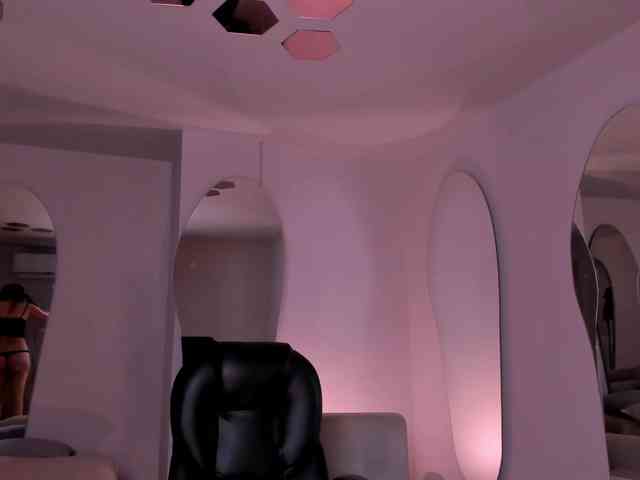 BellaThompson webcam