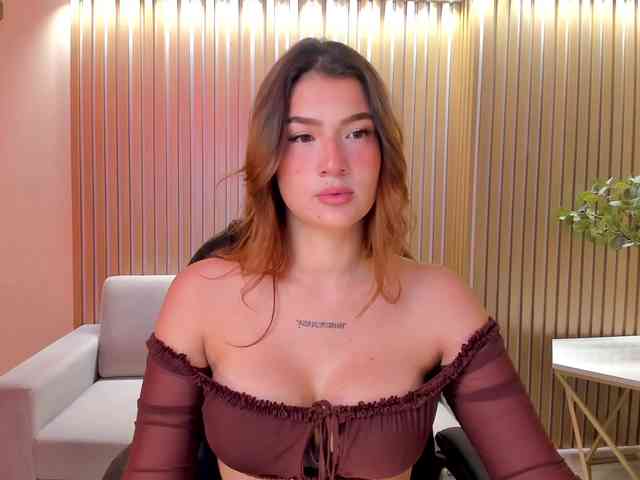 BellaThompson webcam