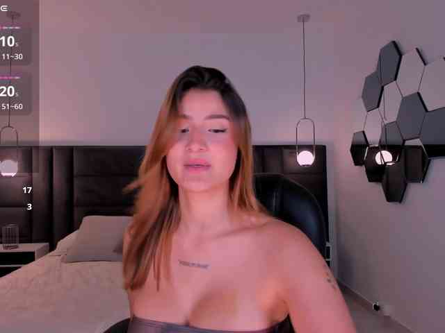 BellaThompson webcam