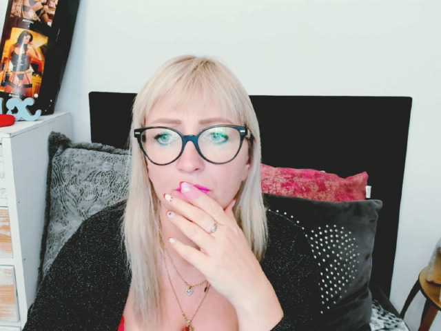 MarinaDirtyX live cam on BongaCams