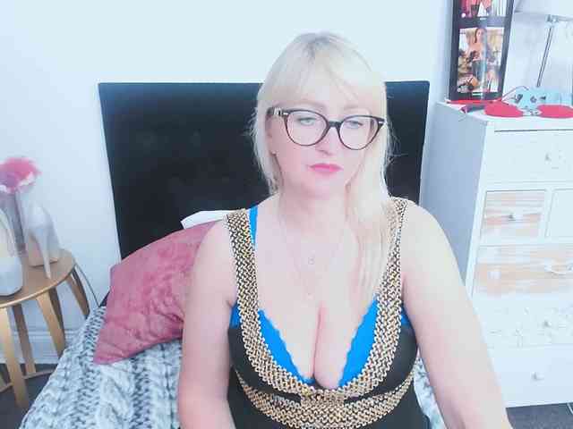 MarinaDirtyX webcam
